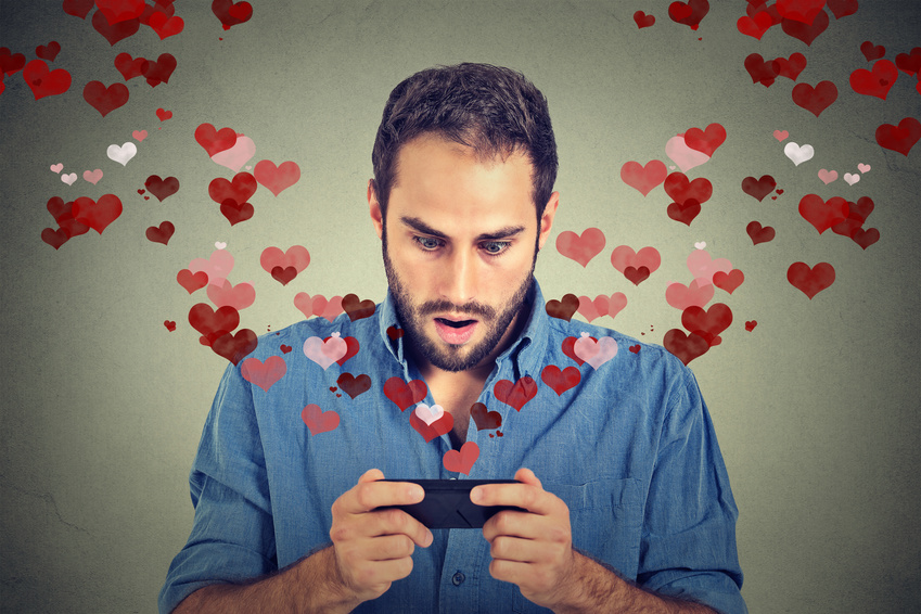 Scammer bilder männlich romance 